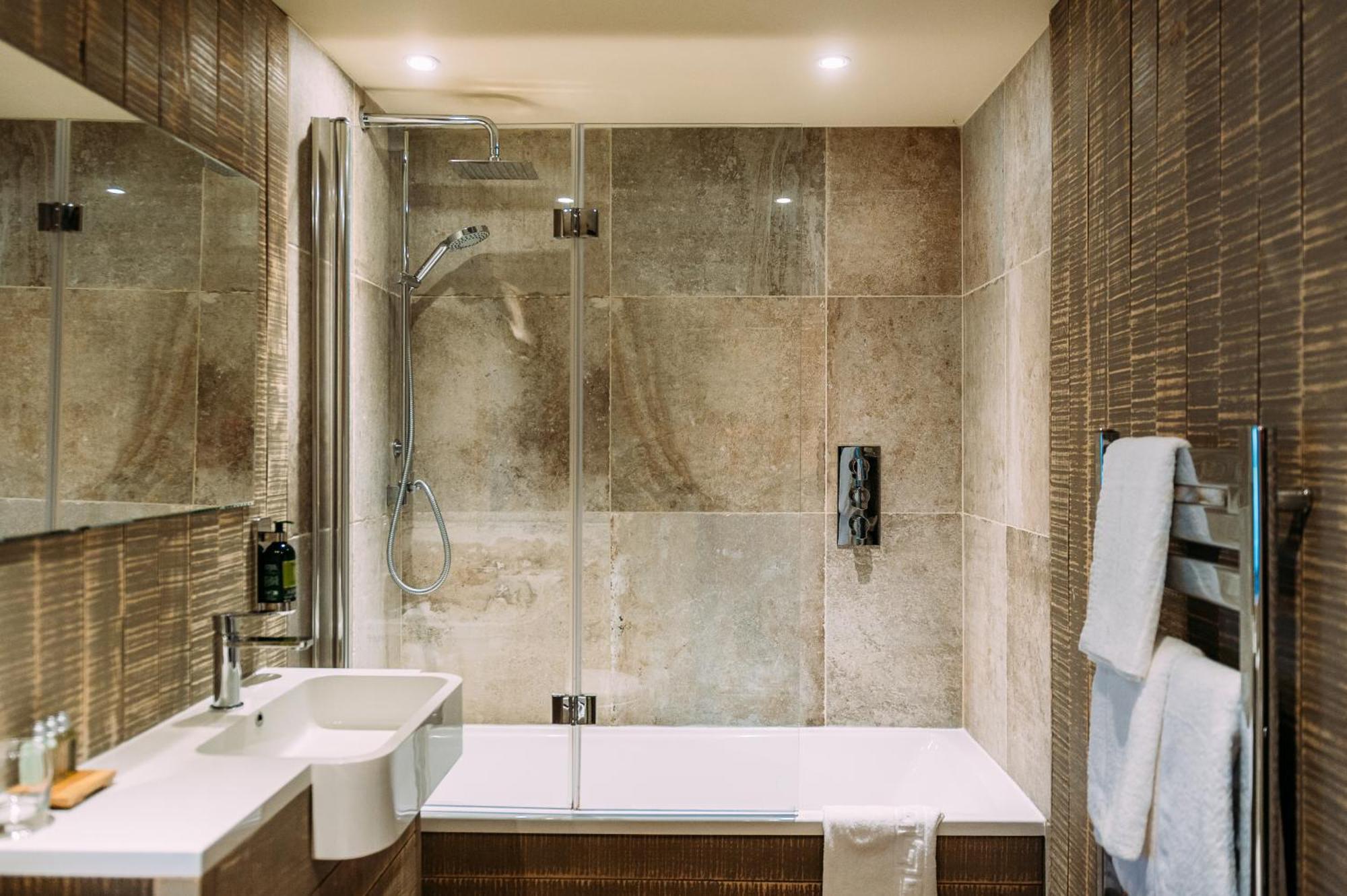 Hotel The Assheton Arms Clitheroe Esterno foto