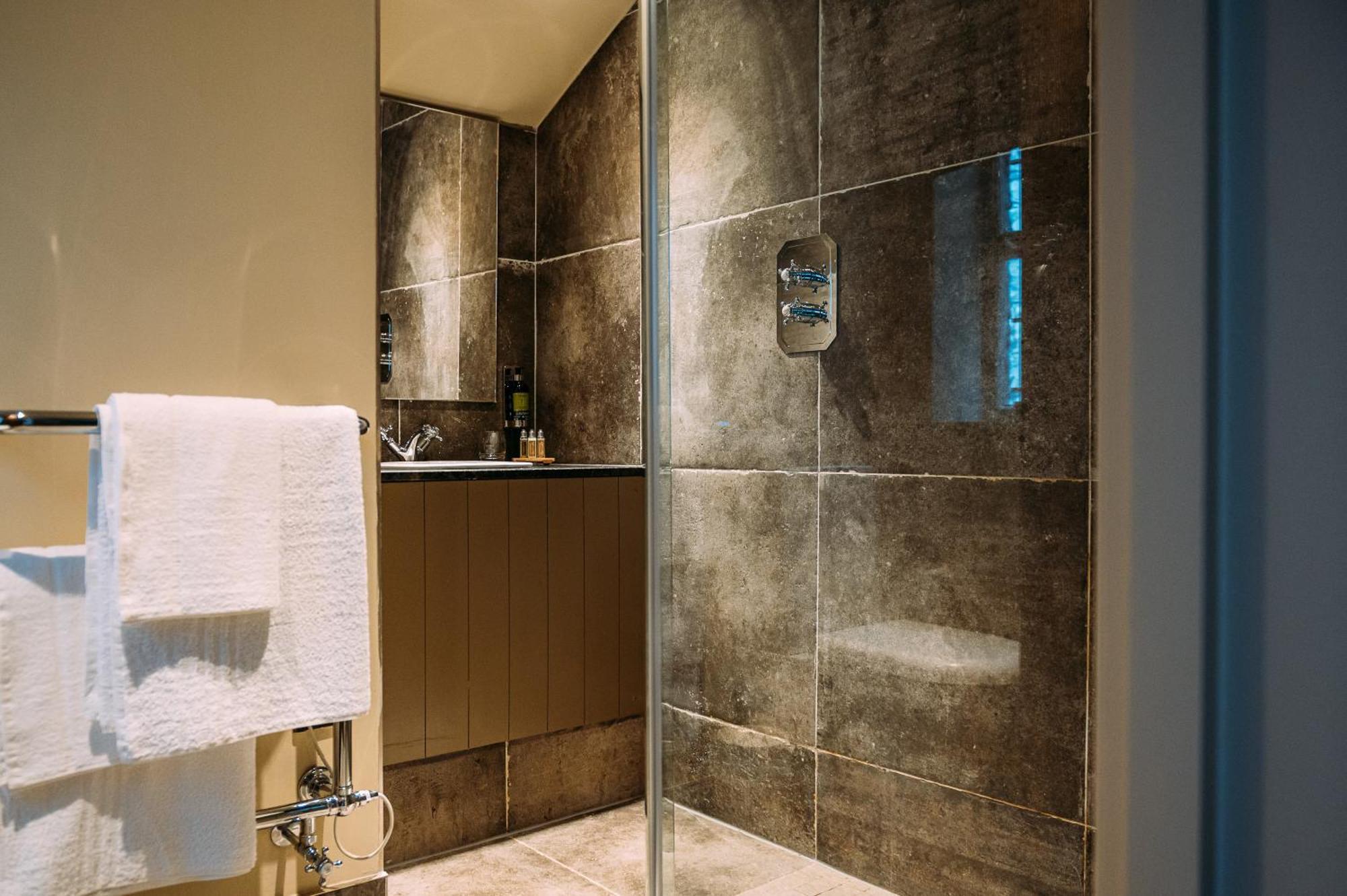 Hotel The Assheton Arms Clitheroe Esterno foto