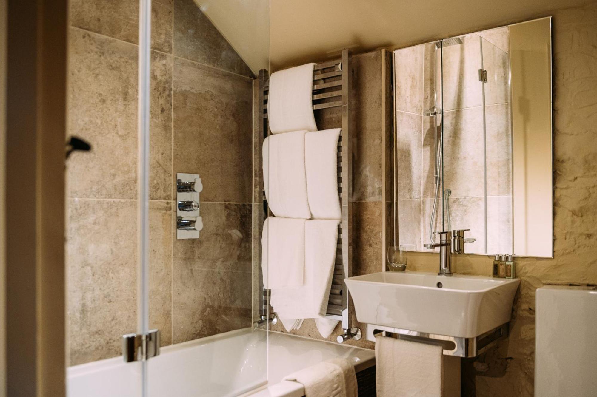 Hotel The Assheton Arms Clitheroe Esterno foto